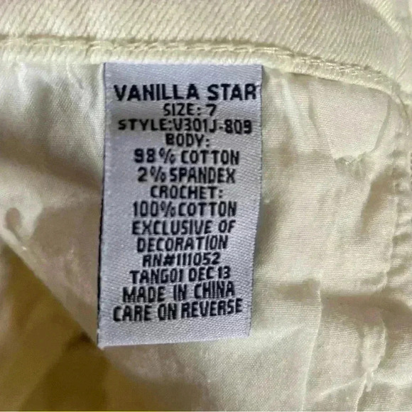 Vanilla Star boho Crochet Front Cut Off cream sz 7 
Denim Shorts NWOT super cute - Picture 6 of 8